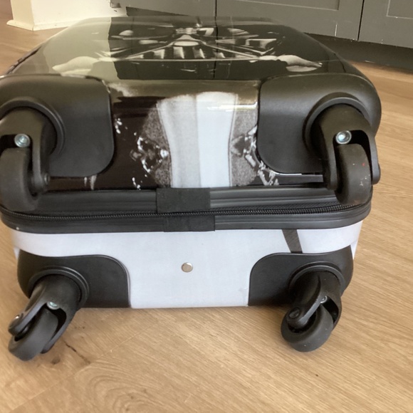 NEW Star Wars Storm Trooper Hard Sided BLACK AND WHITE Wheeled Luggage 18” kids - Picture 14 of 16